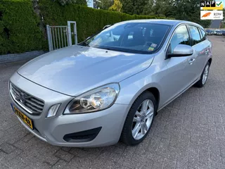 Volvo V60 1.6 D2 AUT. Momentum ECC NAVI