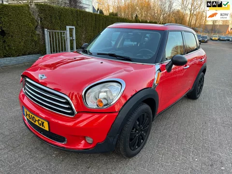 Mini Countryman 1.6 5-DRS One Pepper AC *LICHTE RIJDBARE VOORSCHADE*